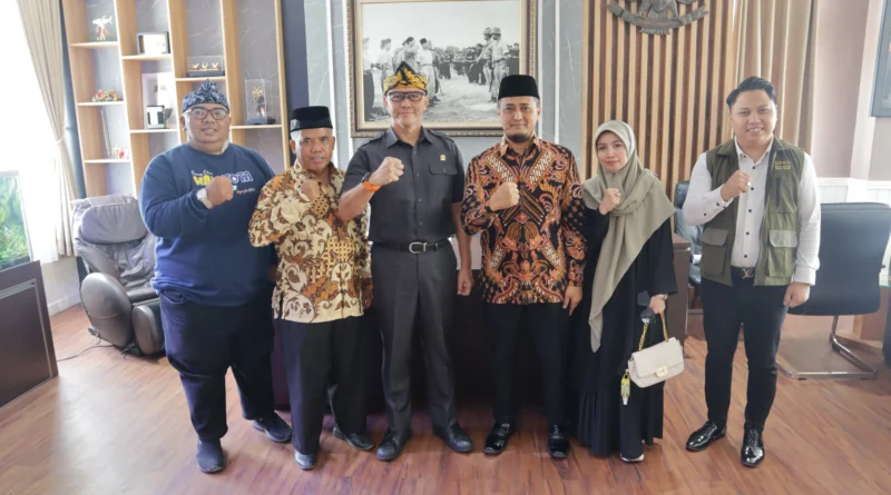 Pengurus LDII bersama pimpinan DPRD Kota Bandung